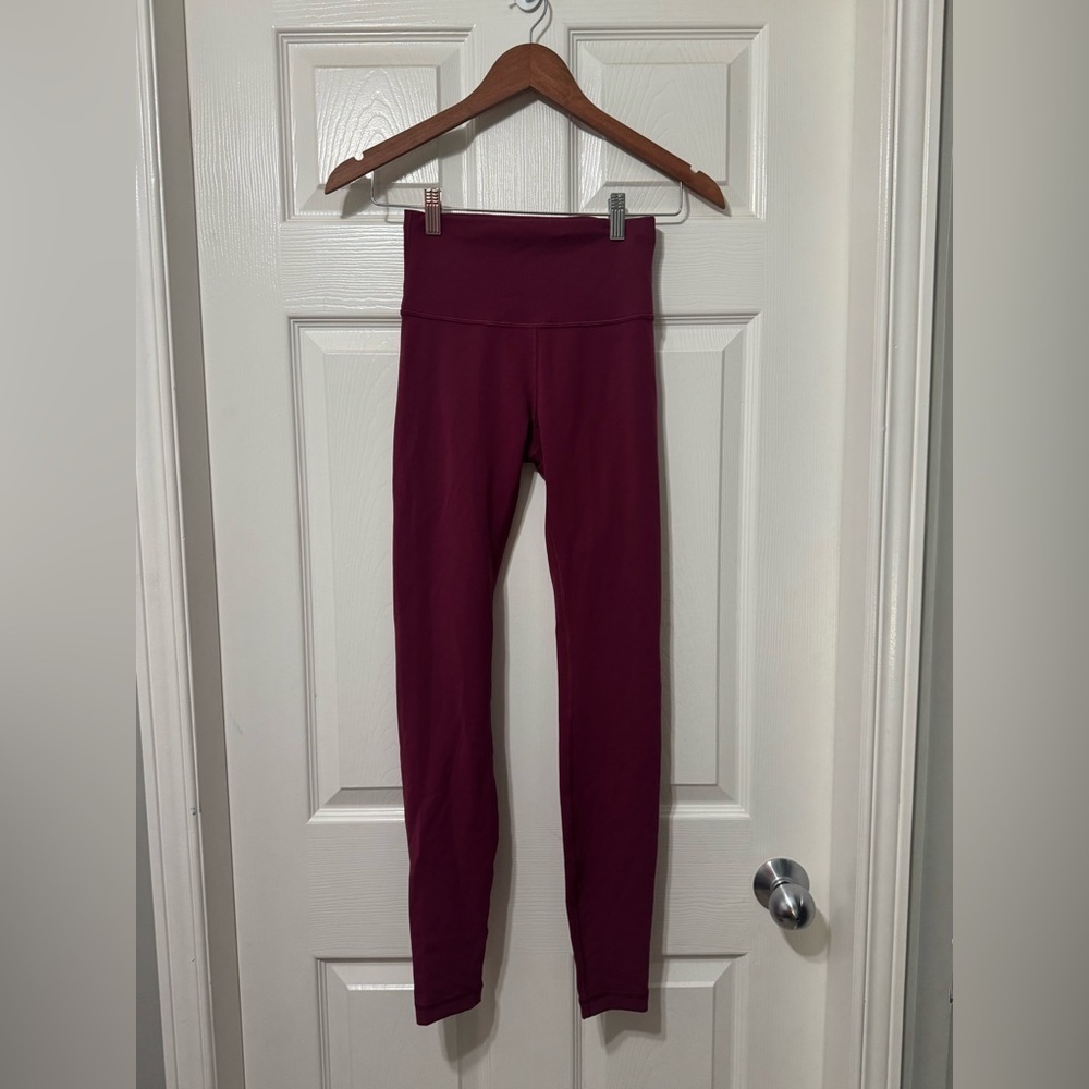 Lululemon wunder train high rise tight size 4 euc